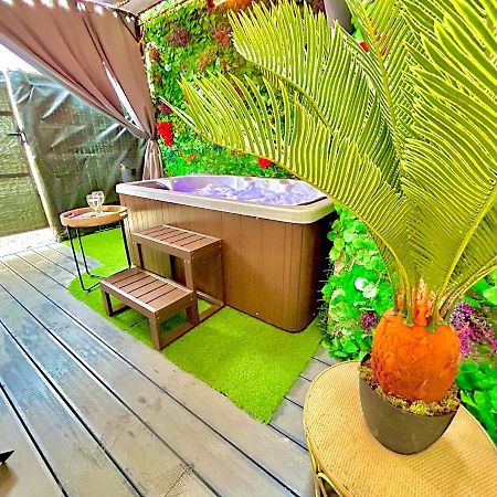 La Lover'S Jungle Pont-Sur-Yonne Exteriör bild