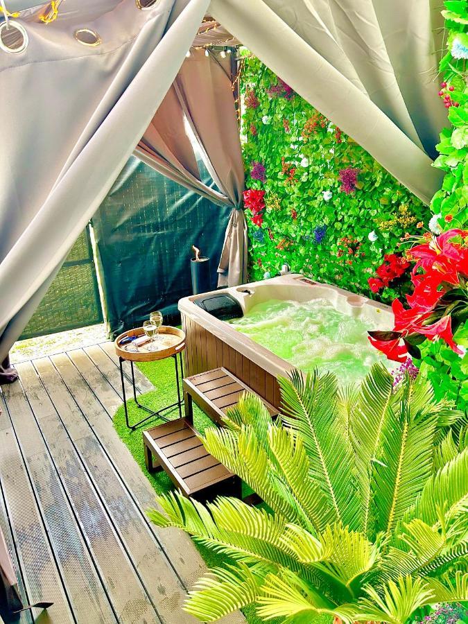 La Lover'S Jungle Pont-Sur-Yonne Exteriör bild
